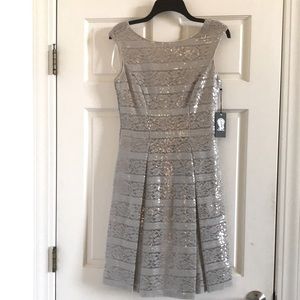 Beautiful sequined dress with pockets!